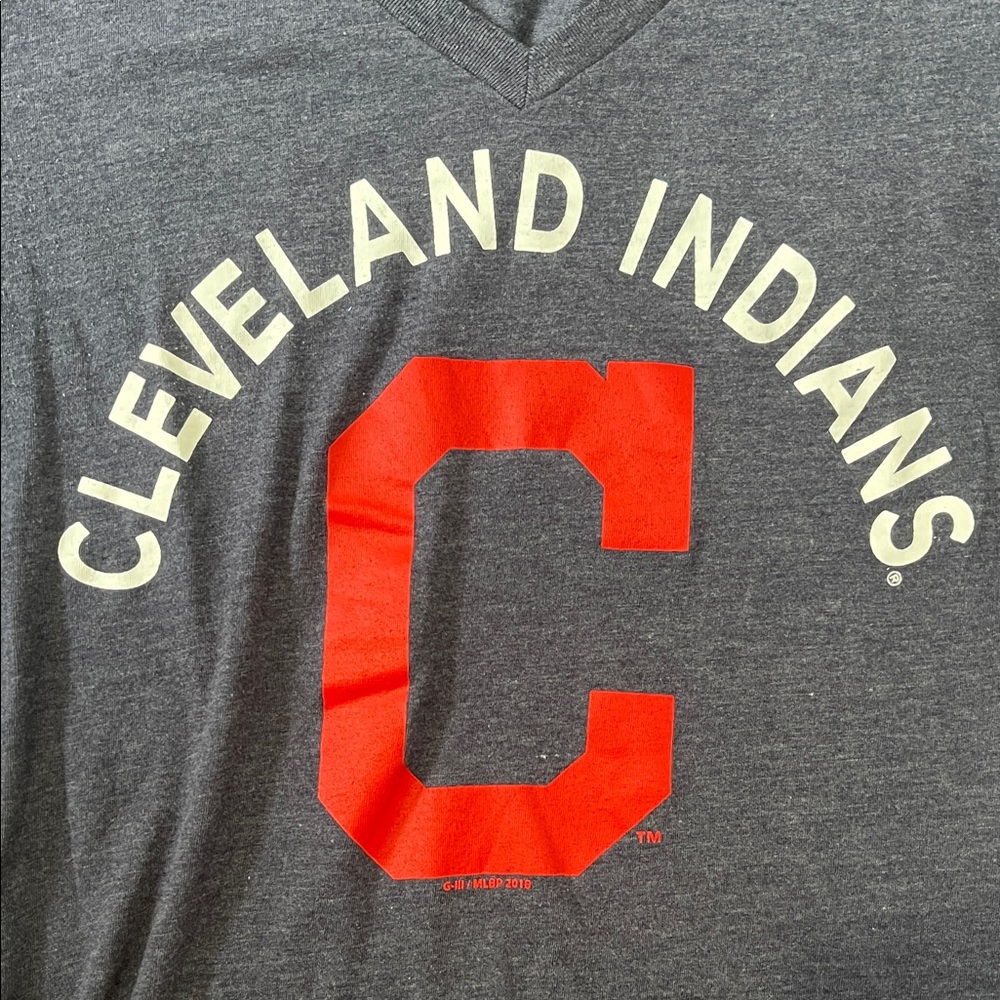 G-III 4Her by Carl Banks Navy V-Neck T-Shirt - Picture 3 of 5